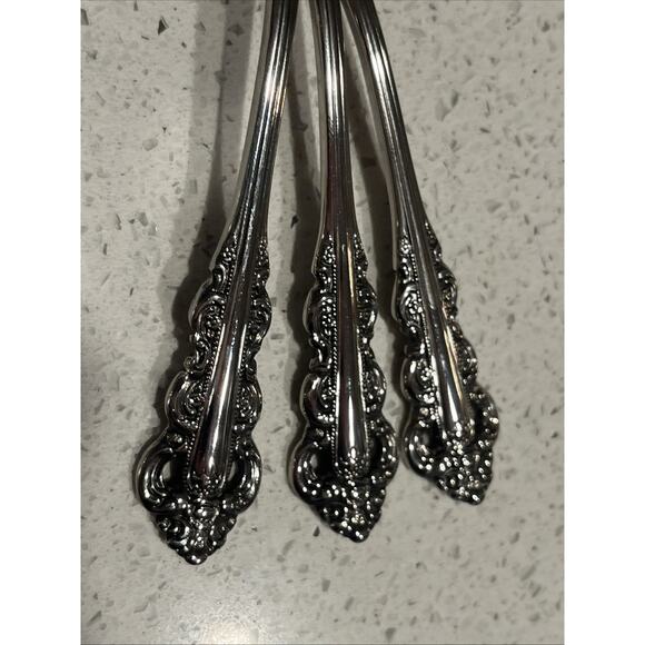 3 Oneida Southern Baroque Artistry Stainless Grapefruit Serrated Spoons EUC - Picture 2 of 3